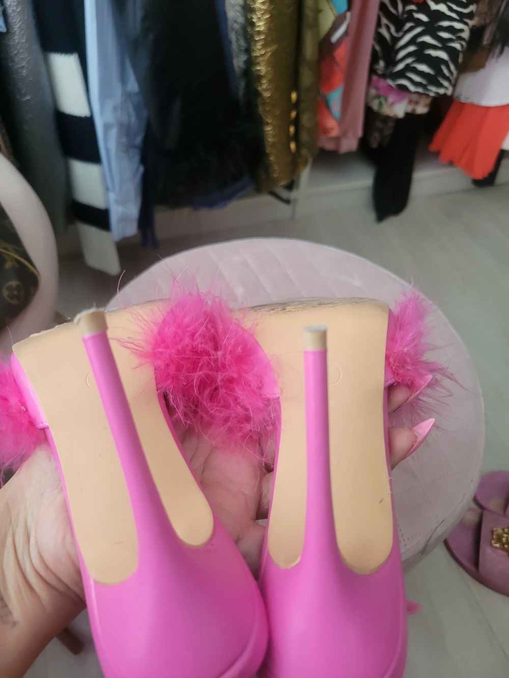 Azalea Wang Hot Pink Feathered Pointed Mules - Picture 3 of 4